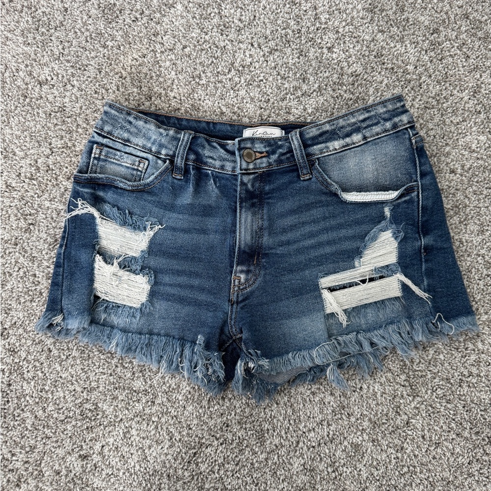 KanCan Denim Distressed Women's Shorts (size 29)